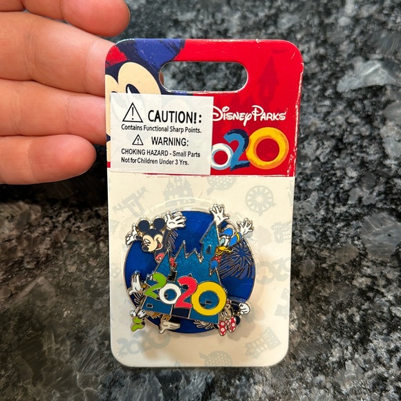Disney Accessories - Disney 2020 pin spinning characters